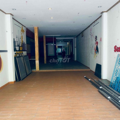 Toà nhà 4 tầng 5*50m tổng 700m2 sàn giá rẻ