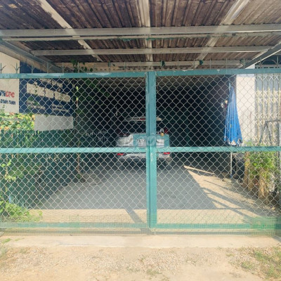 Bán gấp nhà mặt đường 90m2 gần Chợ Dinh