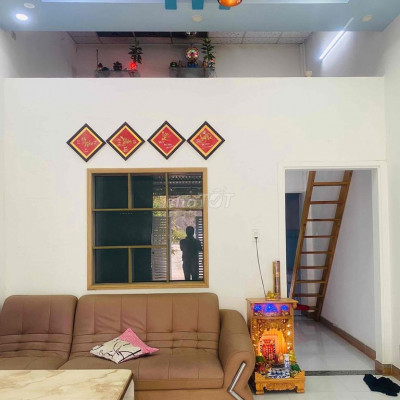 Nhà mới có nội thất gần cầu Long Vân 100m2 5tr