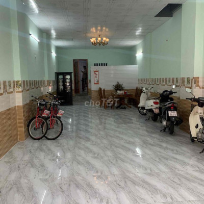 Toàn nhà mặt tiền Trần Hưng Đạo ngang 5m