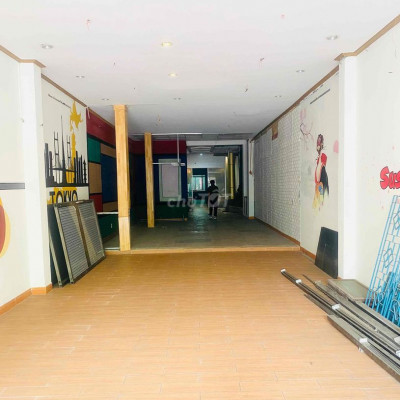 Toà nhà 5*50m mặt tiền Lê Hồng Phong giá rẻ