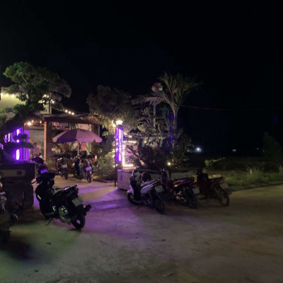 sang quán cà phê ROSA phù mỹ