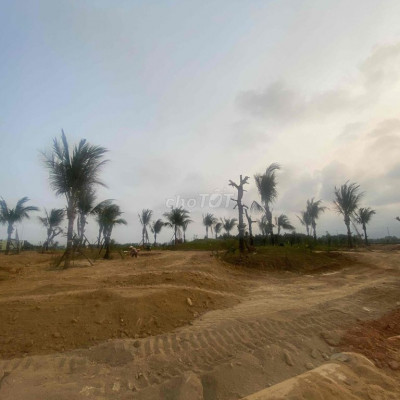 Bán Lô 100m2 Đối Diện Công Viên và Siêu Thị Go