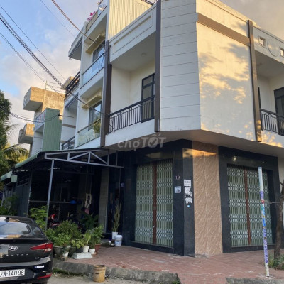 TÔI CHÍNH CHỦ BÁN NHÀ GÓC NGÃ BA