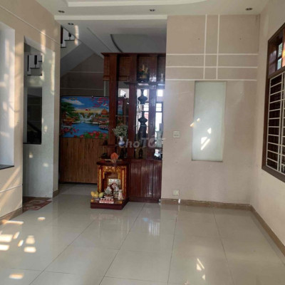 Nhà mặt tiền Cần Vương ngang 8m giá 13tr