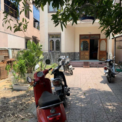 Mặt bằng kinh doanh 250m2 mặt tiền Phạm Ngọc Thạch