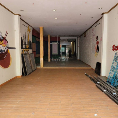 Nhà 3 tầng 750m2 mặt tiền Lê Hồng phong