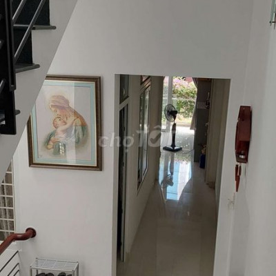 Bán nhà 4 tầng mặt tiền Huỳnh Tấn Phát giá 4,7 tỉ