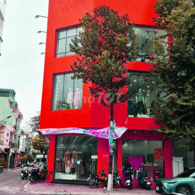 Nhà mới 4lầu trung tâm sầm uất góc ngả tư đường Tăng Bạt Hổ Quy Nhơn.