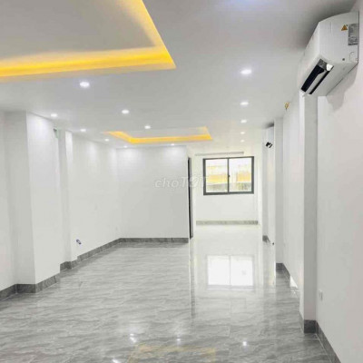 Toà nhà 4PN lớn 8PN nhỏ 10 máy lạnh mới tiện làm văn phòng