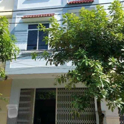 Cho thuê nhà gần bến xe Quy Nhơn 3 tầng 4PN 3WC đối diện Công Viên