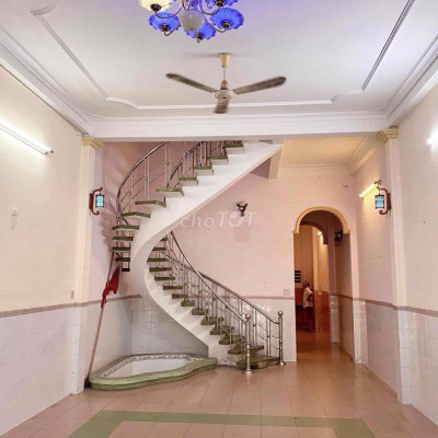 Nhà 3 tầng 5*20m đường lớn thích hợp làm Văn Phòng, KD,…