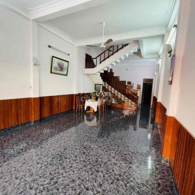 Nhà mặt tiền Nguyễn Thái Học tiện KD mở văn phòng 3 tầng 4PN 3WC giá 1