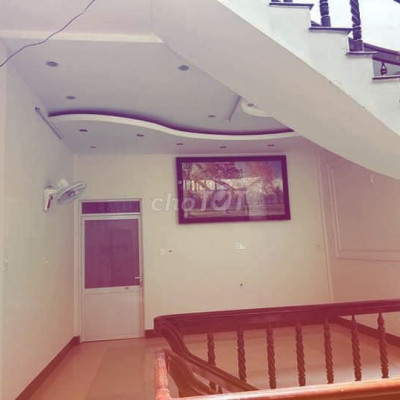 Cho thuê nhà mặt tiền đường diên hồng quy nhơn 100m2 3 lầu