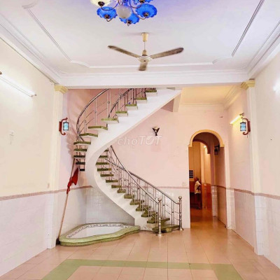 Nhà mặt tiền Tây Sơn 8PN 5WC 100m2 giá rẻ