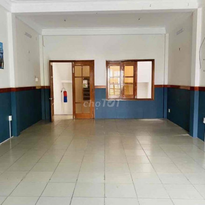 Nhà 4 tầng 5*18 khu siêu thị Coopmart tiện là Văn Phòng