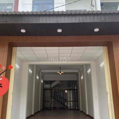 Nhà mặt tiênd Trần Hưng Đạo 5*20m giá 12 tr