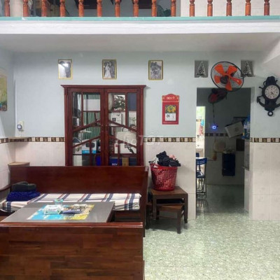 Cho thuê nhà Nguyễn Thái Học, tp Quy Nhơn.- 1 trệt 1 lầu