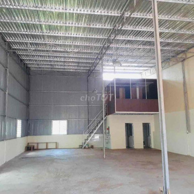 Cho thuê kho đường Tây Sơn 10*20m đường xe Container giá 12tr/tháng