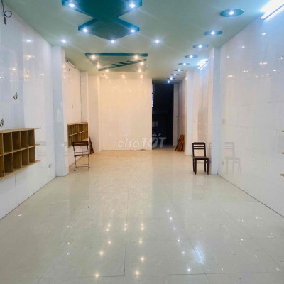 Toà nhà 205m2 đường Nguyễn Thái Học DTSD 650m2 giá 30tr/tháng