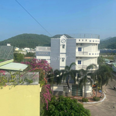 BÁN KHÁCH SẠN GÓC 02 MẶT TIỀN CHẾ LAN VIÊN- 90,6 m2- 4 TẦNG