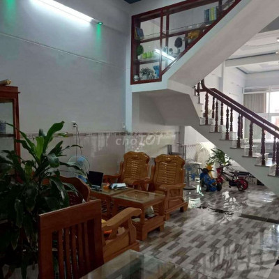 Nhà mặt tiền đường chính  ngay trung tâm phường BD