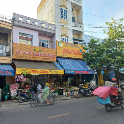 Cho thuê nhà mặt tiền Nguyễn Thái Học, khu gần chợ sầm uất