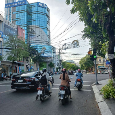 Cho thuê nhà mặt tiền Phan Bội Châu, tp Quy Nhơn