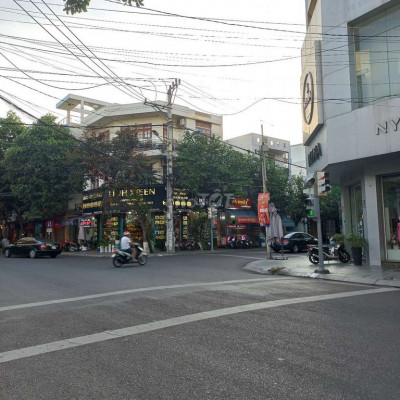Cho thuê căn góc 2 mặt tiền đường Phan Bội Châu, tp Quy Nhơn