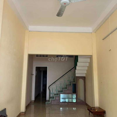 Cho thuê nhà mặt tiền đường Hai Bà Trưng, tp Quy Nhơn, Bình Định