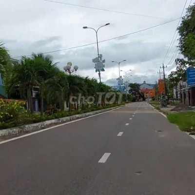 Bán lô đất mặt tiền Vĩnh Thanh ngang 10m giá 300 triệu