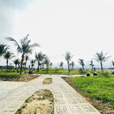 Cần bán gấp lô đất đối diện công viên Tam Quan, đường lớn, giá sụp hầm