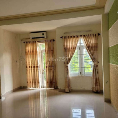 Cho thuê nhà Mặt Tiền Tây Sơn, tp Quy Nhơn.Nhà 3 tầng
