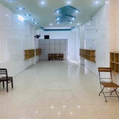 Nhà 4 tầng trống suốt DTSD 600m2 mặt tiền Nguyễn Thái Học 30 tr/tháng