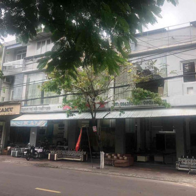 mặt bằng kinh doanh ngay ngã tư trung tâm thành phố