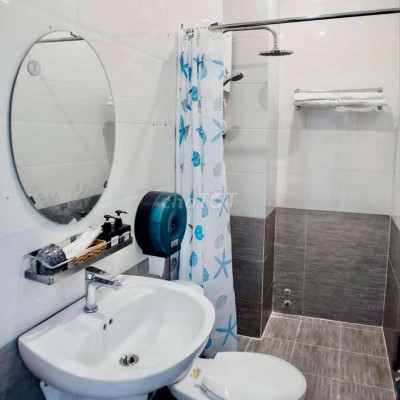 Nhà mặt tiền 10pn full nội thất Ngô Mây Quy Nhơn