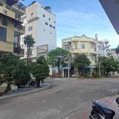 Nhà nghỉ góc 2mt 25 Đặng Thai Mai 13x20 1T4l thu nhập 30 tr