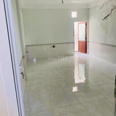 Cho thuê nhà mặt tiền đường lê hồng phong 150m2 ngang 5m 2 lầu