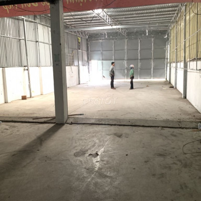 Cho thuê xưởng mặt tiền Tây Sơn 220m2 ngang 8m