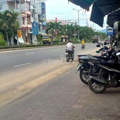 Nhà mặt tiền 175m² đang kinh doanh tốt , đông dân cư, thuận lợi KD