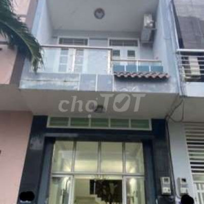 Cần cho thuê nhà nguyên căn Ghềnh Ráng, tp Quy Nhơn.- 3 tầng 3pn 6tr