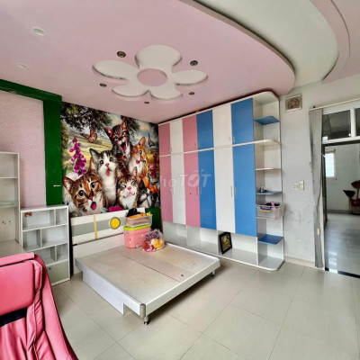 Cho thuê nhà mặt tiền Lê Lợi Quy Nhơn 4 lầu có nội thất