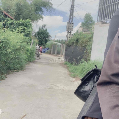 cần bán lô đấu thổ cứ,sổ đỏ đầy đủ