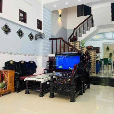 Nhà mặt tiền 3 tầng 4PN 3WC Full nội thất gần Lê Thanh Nghị