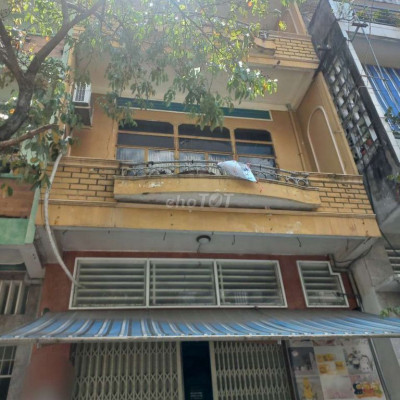 Cho thuê nhà mặt tiền chợ, tp Quy Nhơn giá rẻ 12tr