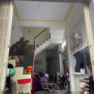 Cho thuê nhà 3 tầng,đang kd spa,hẻm cạn đường Hoàng Văn Thụ, Quy Nhơn