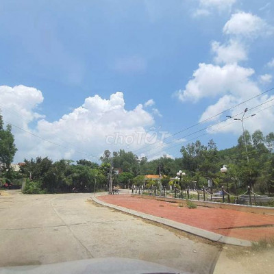 Tôi cần bán gấp miếng 150m2 full thổ đối diện xưởng may Mỹ Tài, B.Định