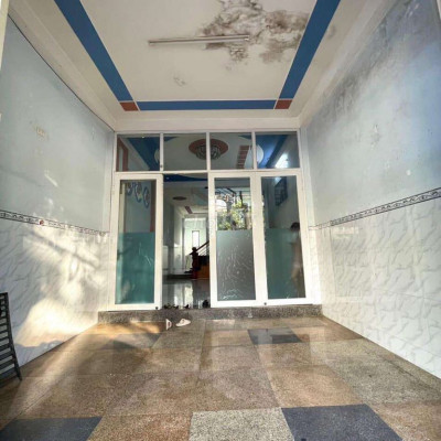 Cho thuê nhà mặt tiền Thành Thái, ngay chợ, phường Quang Trung