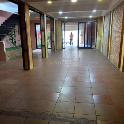 Cho thuê mặt bằng kinh doanh 150m2 ngang 7m 2 lầu đường Trần Phú