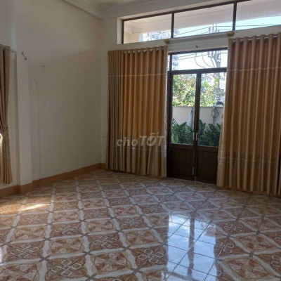 Cho thuê nhà mặt tiền Ngô Mây, tp Quy Nhơn giá rẻ
